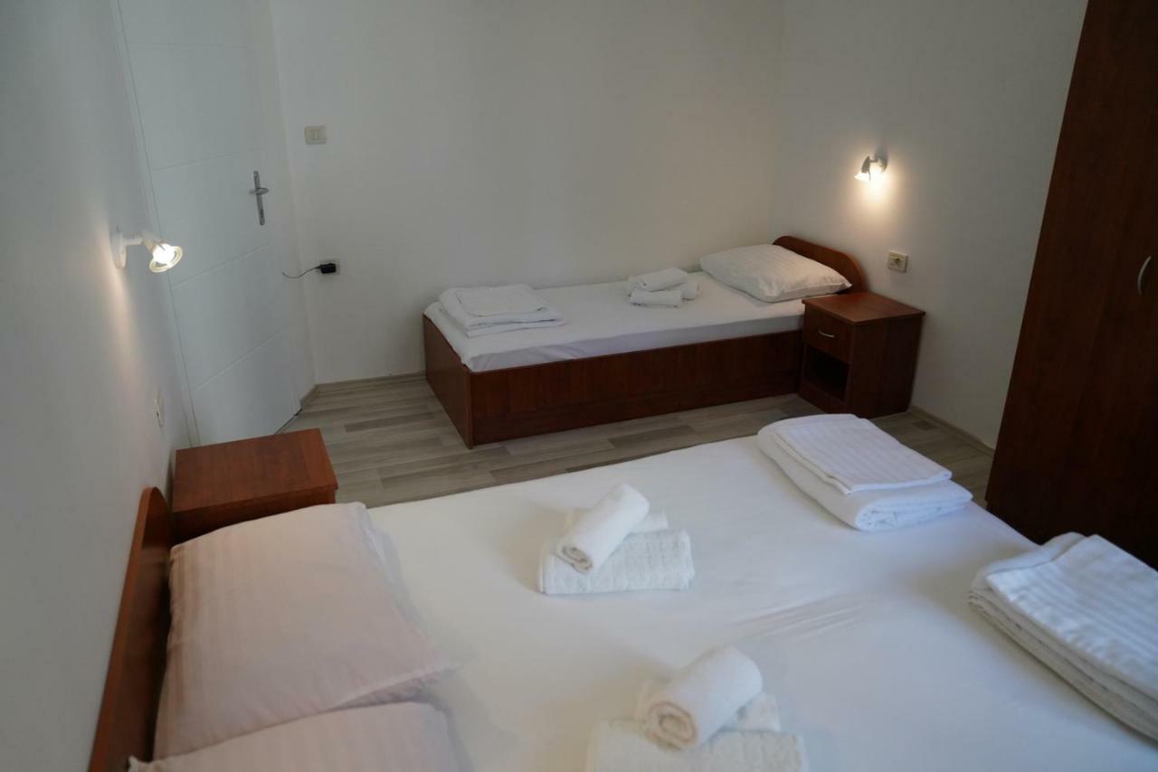 Sesar Apartments Krk - No. 2 Vinko 크르크 외부 사진